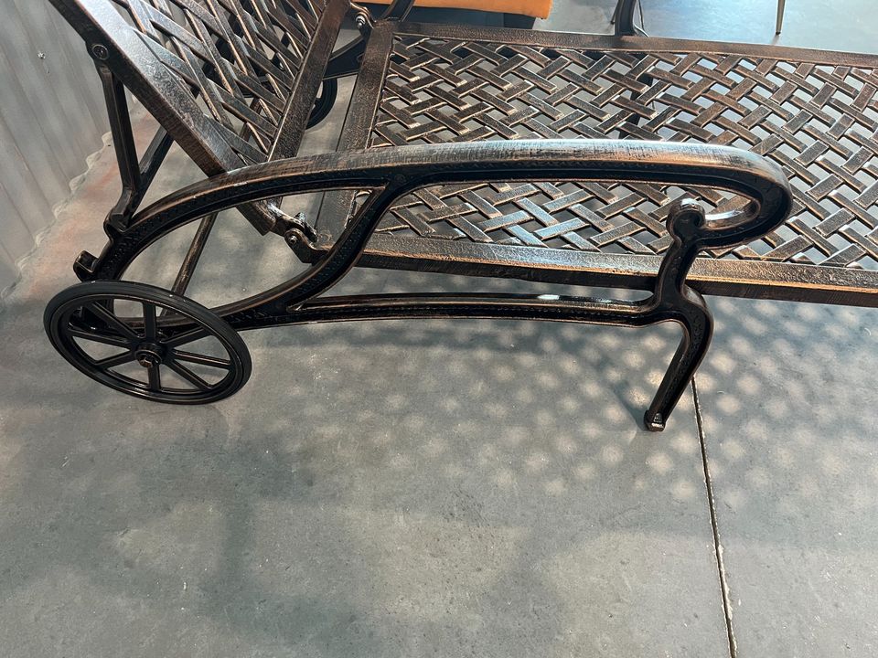 Bronze Metal Adjustable Outdoor Chaise Lounge without cushion